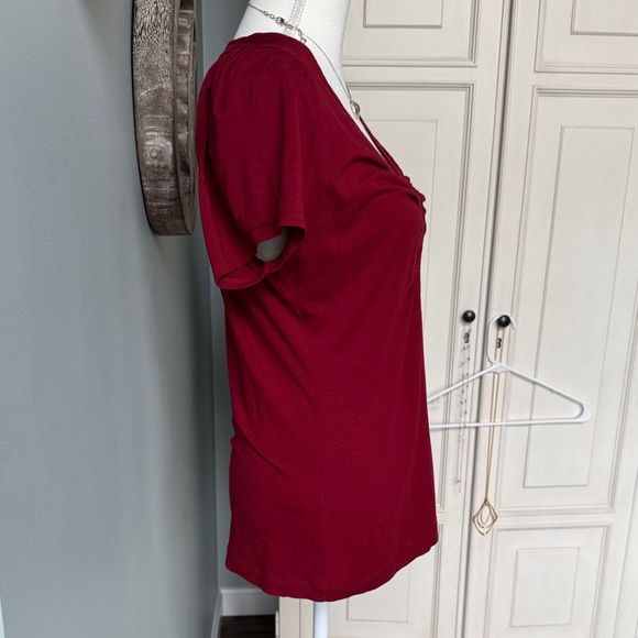 BCBGMaxAzria Deep Red V-Neck Short Sleeve Top - Picture 4 of 7